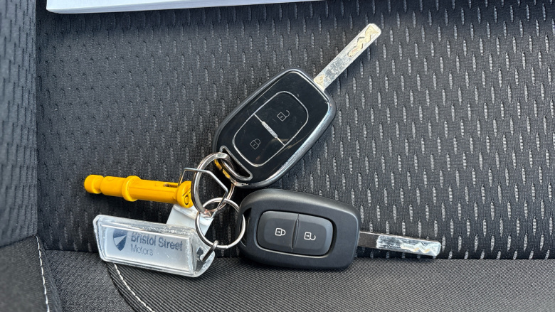 Dacia Duster 1.0 TCe 100 Comfort 5dr Bi Fuel Estate